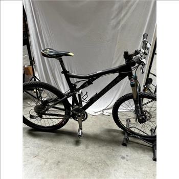 Santa Cruz Blur LT Full Suspension Mountain Bike