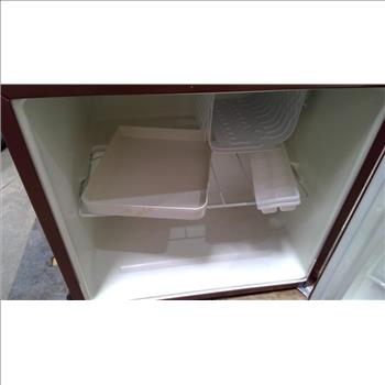Sanyo Mini Fridge, Woodgrain Brown