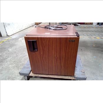 Sanyo Mini Fridge, Woodgrain Brown