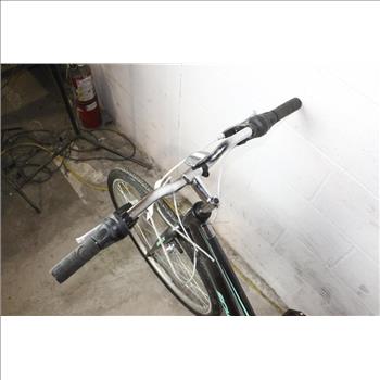 Schwinn Pathway Hybrid Bike