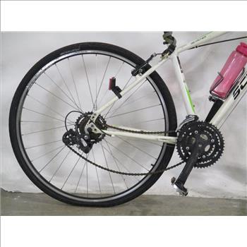 Schwinn Searcher Mountain Bike
