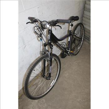 Schwinn Searcher Womens Hybrid Bike