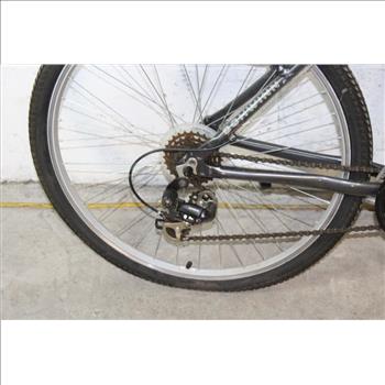 Schwinn Suburban Hybrid Bike