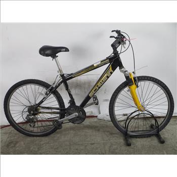 schwinn traverse mountain bike