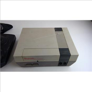 Sega Genisis And Nintendo Entertainment System, 4+ Pieces