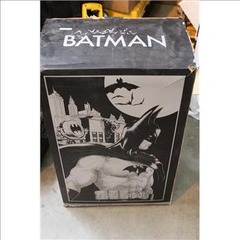 Sideshow Collectibles Batman Assemble Detachable Figurine / Statue