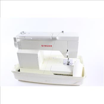 Singer 57815C Sewing Machine With Case
