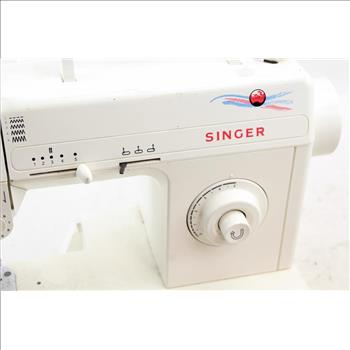 Singer Sewing Machine 2517C
