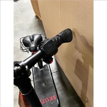 Skute Sit-Down Electric Scooter