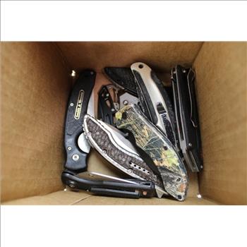 Smith & Wesson And Other Knives,14 Pieces