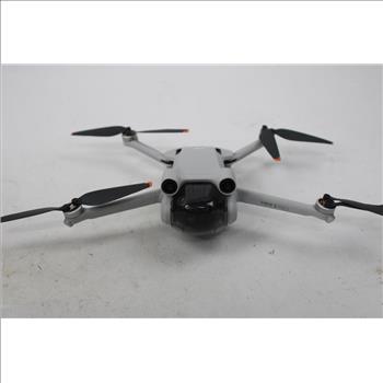 SOLD FOR PARTS DJI 3 Pro Drone, Controller RC, Batteries, Black Hard Case