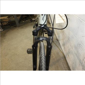 Specialized Crosstrail Hybrid Bike