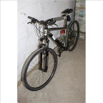 Specialized Crosstrail Hybrid Bike