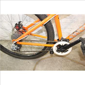 Specialized Dirt Jumper Mountain Bike