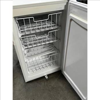 SPT Key Lock Mini Fridge, White