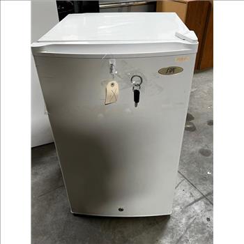 SPT Key Lock Mini Fridge, White