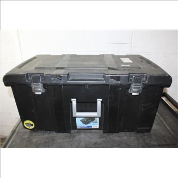 Sterilite Chest With Tools, 11 Pieces