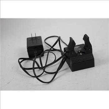 Streamlight And Charger, 3 Pieces