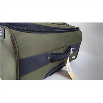 Swisstech Rolling Suitcase, Green/Black