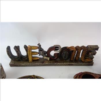 Texan Decorations, 5+ Pieces