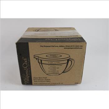 The Pampered Chef Glass Batter Bowl