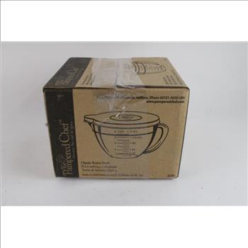 The Pampered Chef Glass Batter Bowl