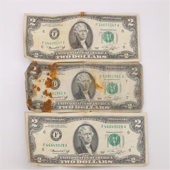 Three 1976 US Federal Reserve Notes 2 Dollars