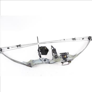 Titan Compound Bow With Case And Arrows