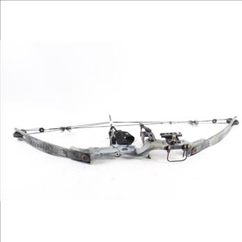 Titan Compound Bow With Case And Arrows