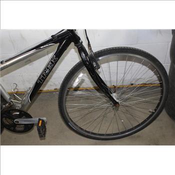 Trek 7000 Hybrid Bike