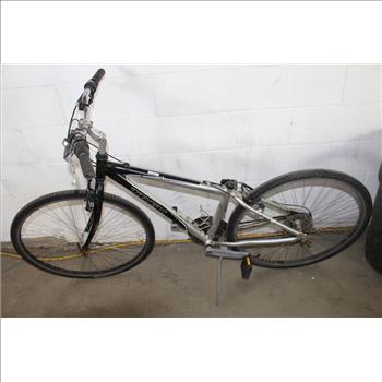 Trek 7000 Hybrid Bike