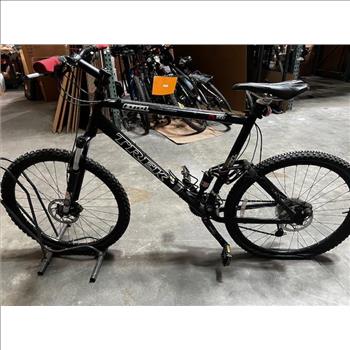 Trek Fuel Full Suspension 26 Inch Mountain Bike
