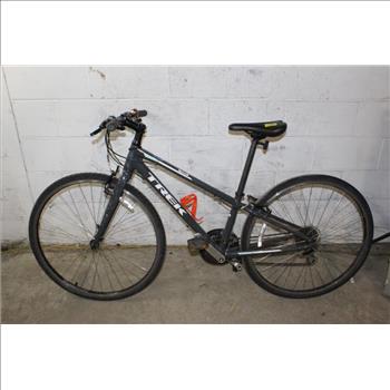 Trek FX 2 Hybrid Bike