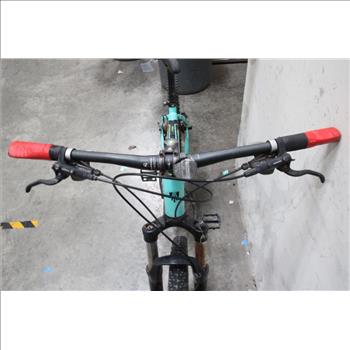 Trek Marlin 7 Mountain Bike