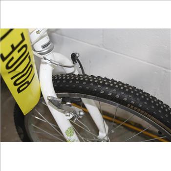 Trek MT200 Multitrack Hybrid Bike