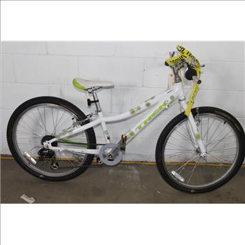 Trek MT200 Multitrack Hybrid Bike