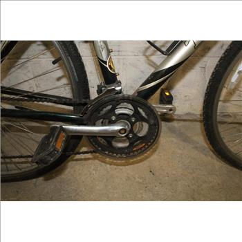 Trek Multitrack 7100 Hybrid Bike