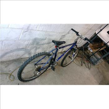 Trek Single Track 930 Mountian Bike