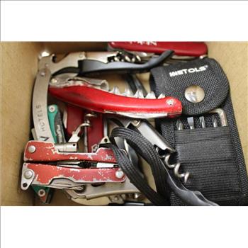 TRUE, Pulltap's And Other Blades/Multi-Tools/Knives And Corkscrews, 23 Pieces