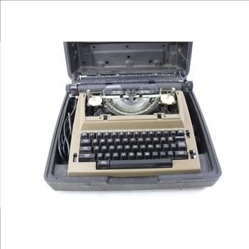 Typwriter With Case