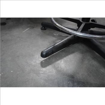 Uline Black Adjustable Spinning Chair