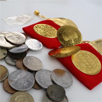 US And Foreign Currency, Novelty Zodiac Foil Commemorative Coins And Stamp