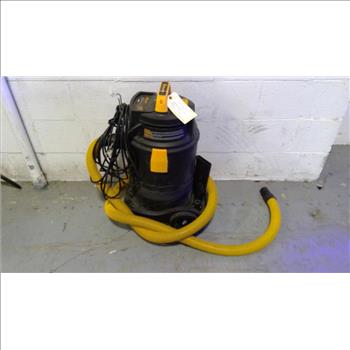 Vacmaster Professional 8 Gallon Wet / Dry Vacuum