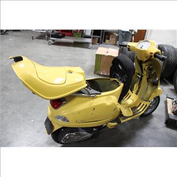 Vespa LX50 Scooter