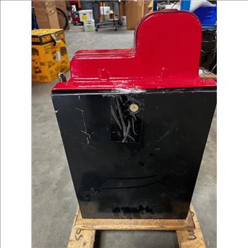 Vintage Golden Nugget Quarter Slot Machine - NEEDS REPAIRS