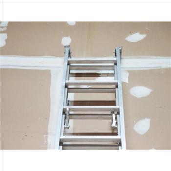 Werner 32' Extension Ladder