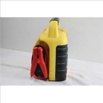 West Marine 600AMP Battery Jumpstarter With Air Compressor
