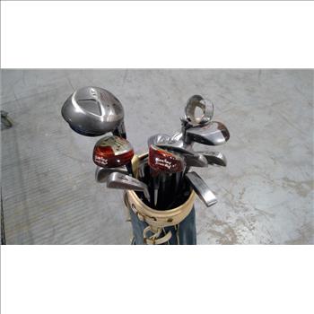 Wilson Bag With Clubs, 17 Pieces