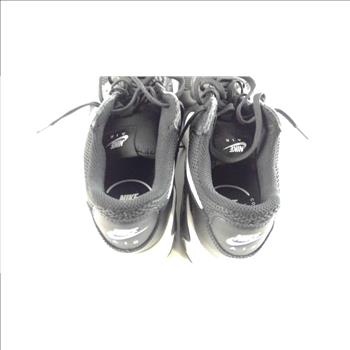 Womens Nike Shoes, Size 9