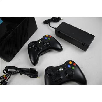 Xbox 360 4 Gb  And Controllers